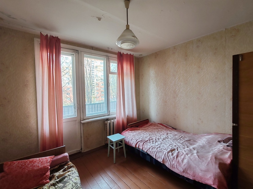 Трёшка на 2 этаже в микрорайоне. Без ремонта.