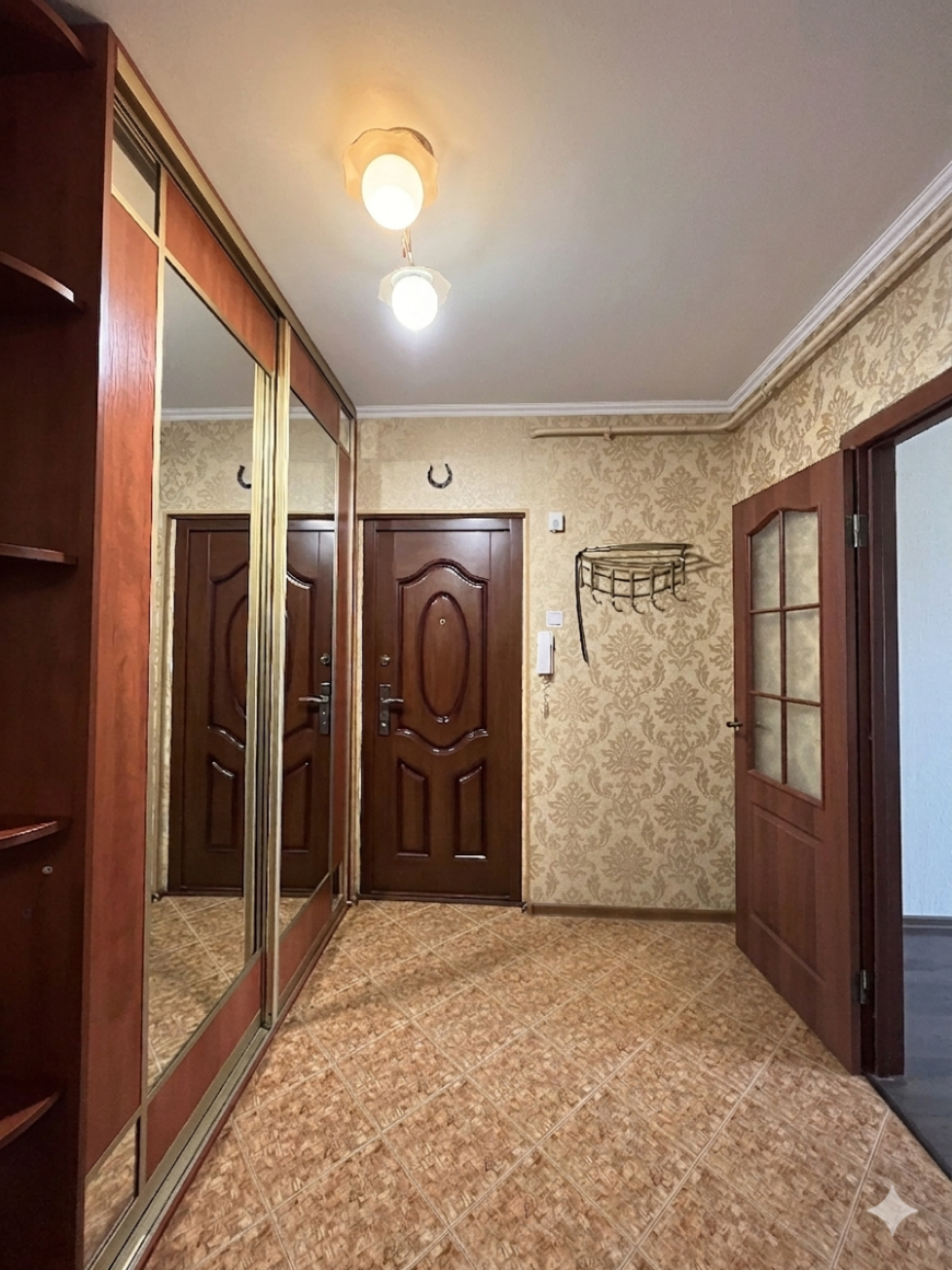 Двухкомнатная квартира в новостройке рядом с Пышками