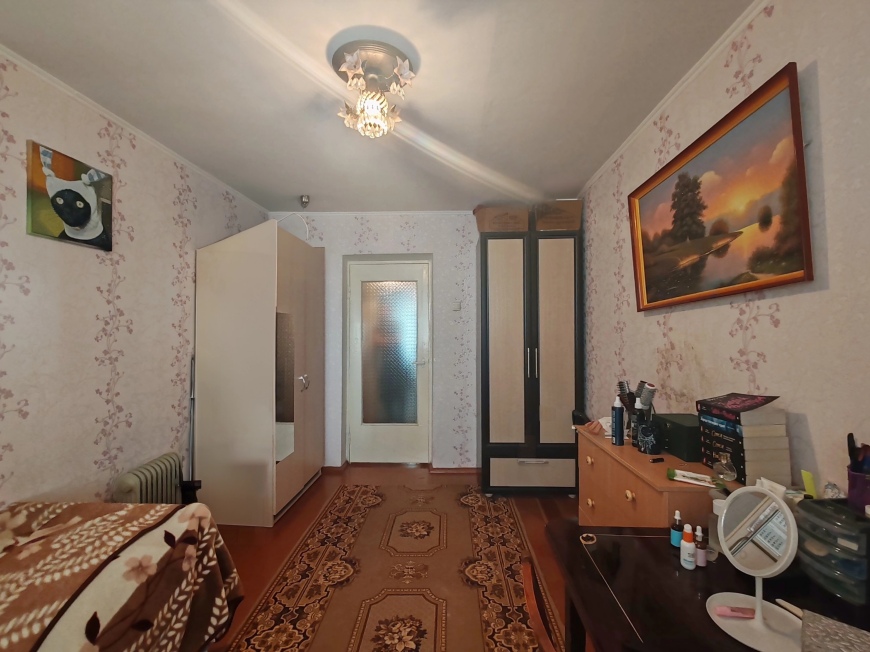 Трёхкомнатная квартира на Горбатова