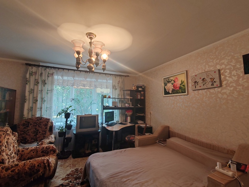 Трёхкомнатная квартира на Горбатова