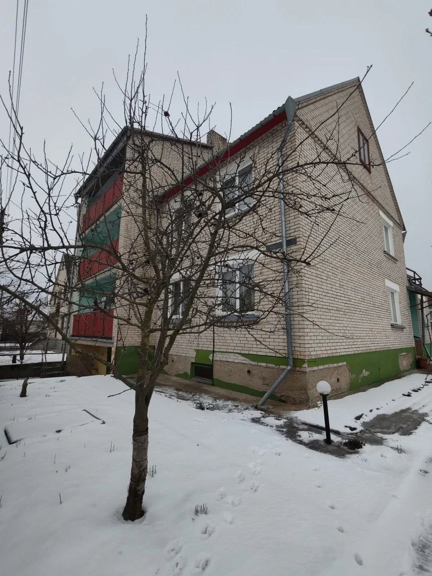 Большой дом в Южном