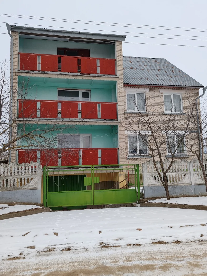 Большой дом в Южном