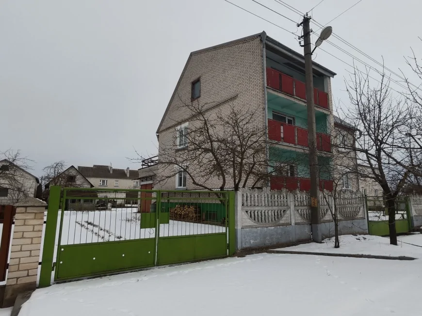 Большой дом в Южном