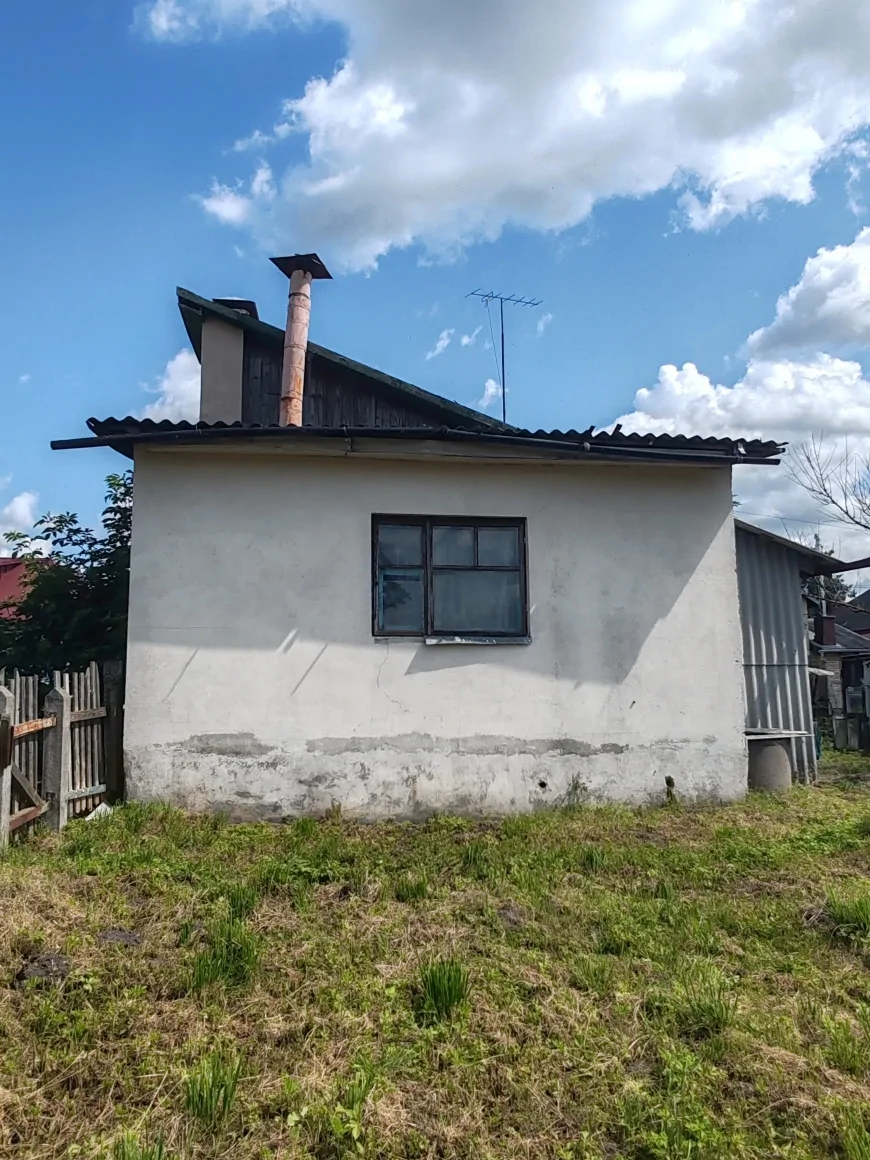 Дом с большим участком на набережной