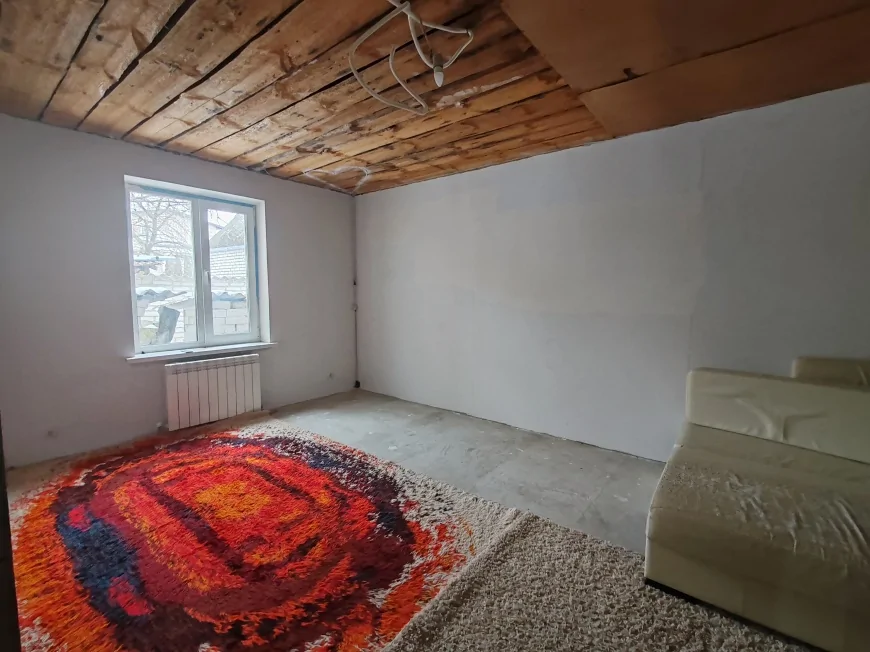 Два современных дома на одном участке