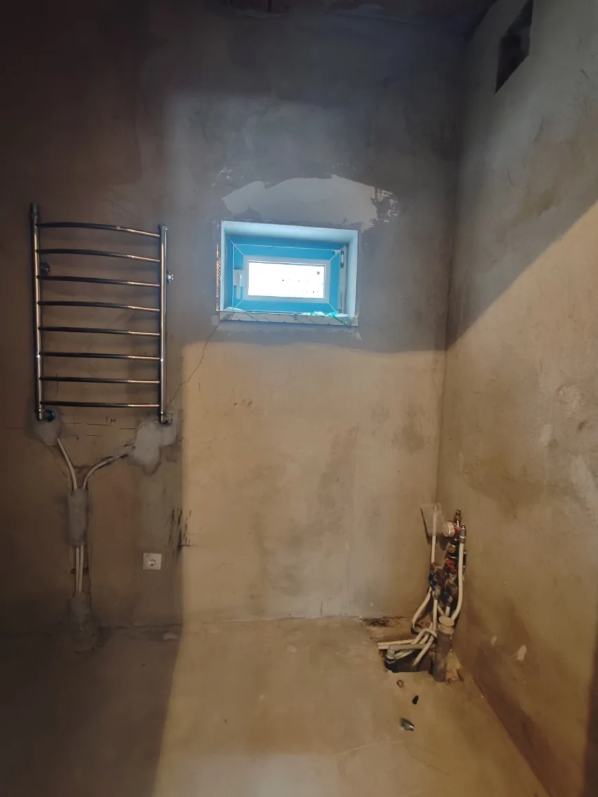 Два современных дома на одном участке