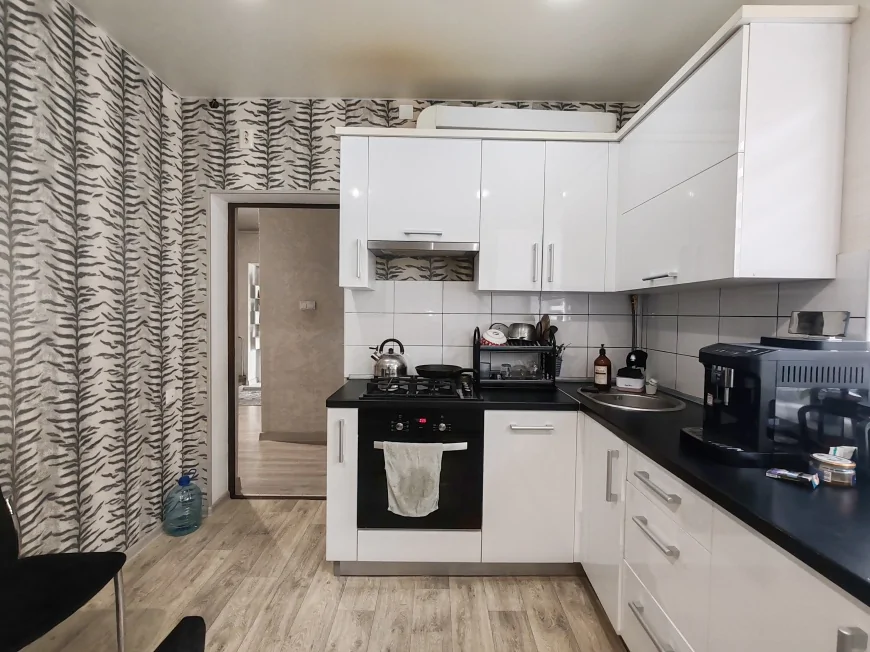 Два современных дома на одном участке