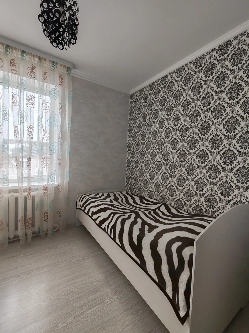 Два современных дома на одном участке