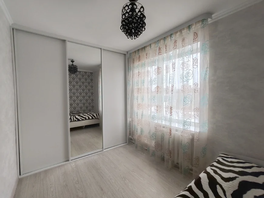 Два современных дома на одном участке