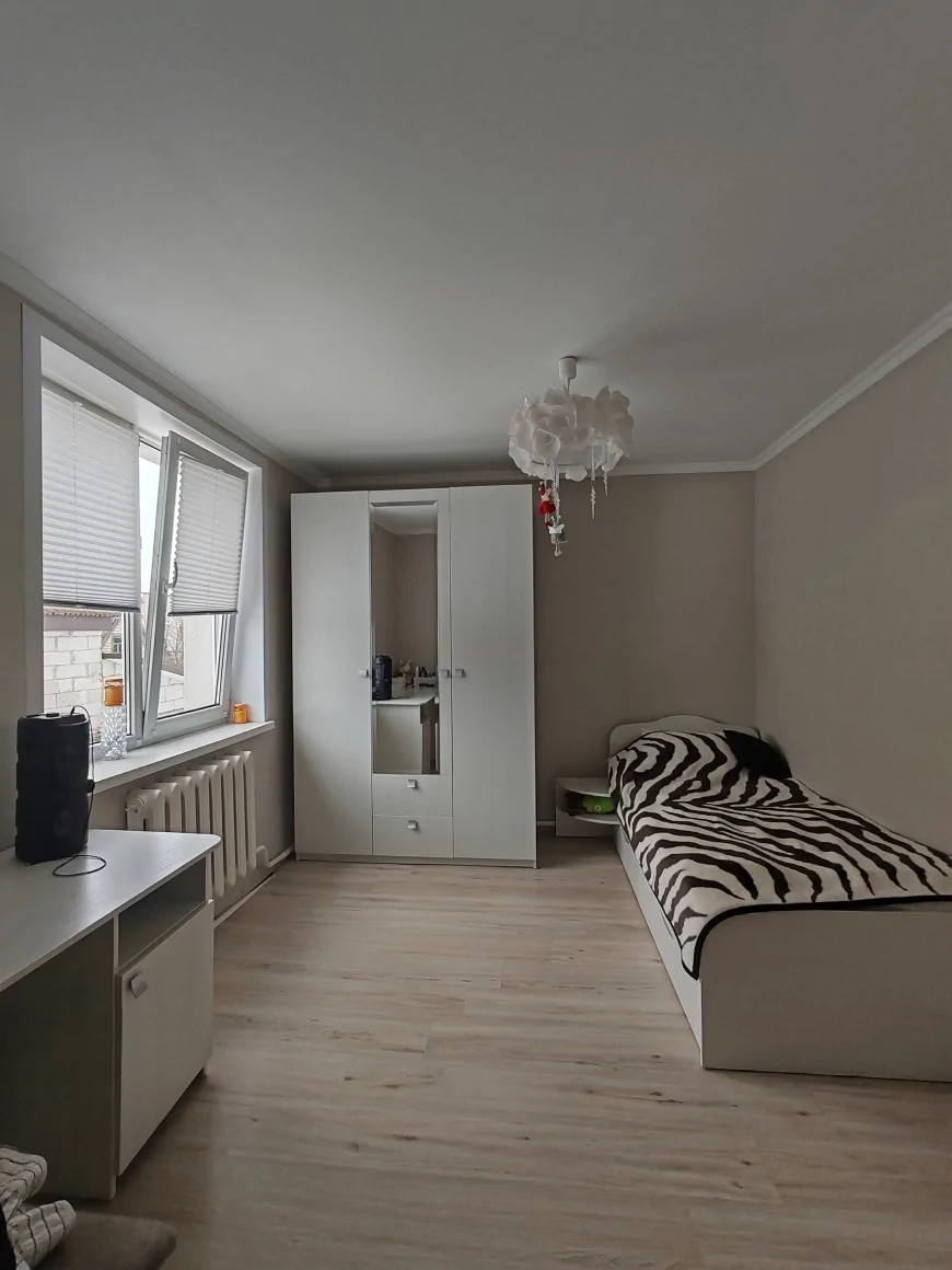 Два современных дома на одном участке