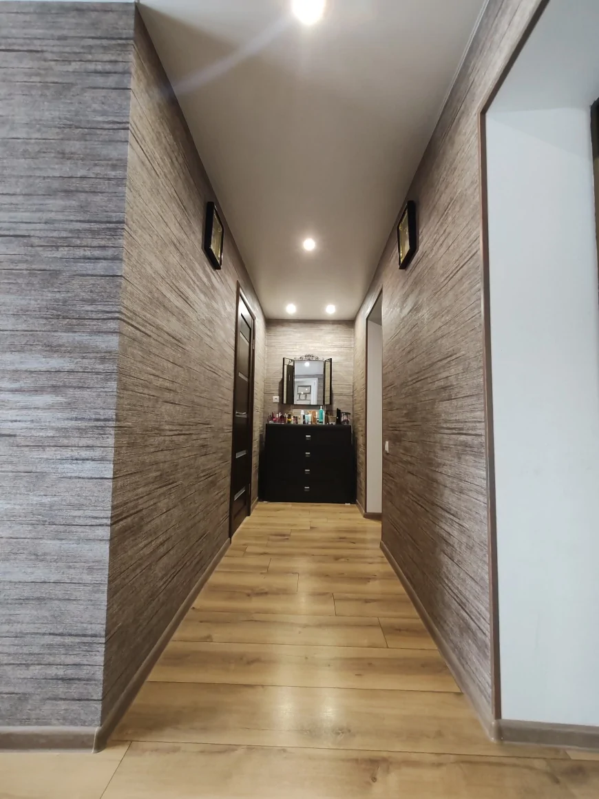 Два современных дома на одном участке