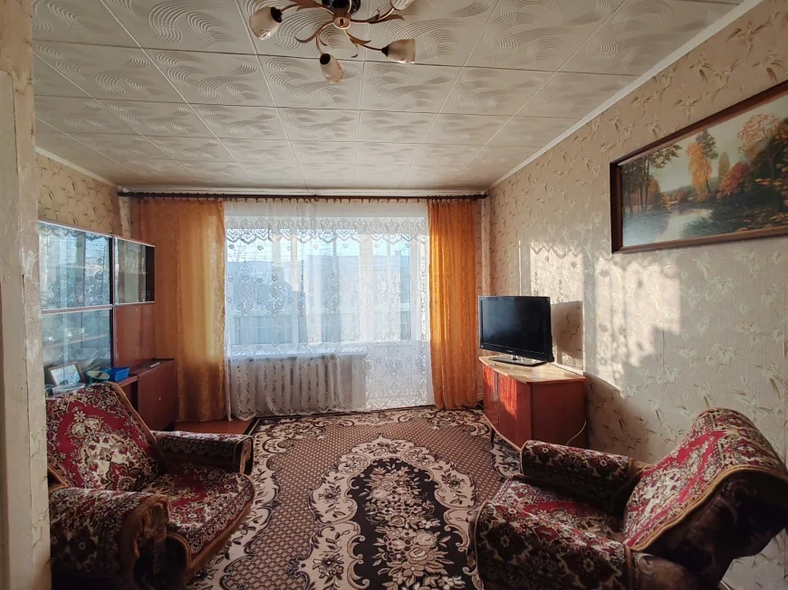 Трёхкомнатная квартира с большой кухней