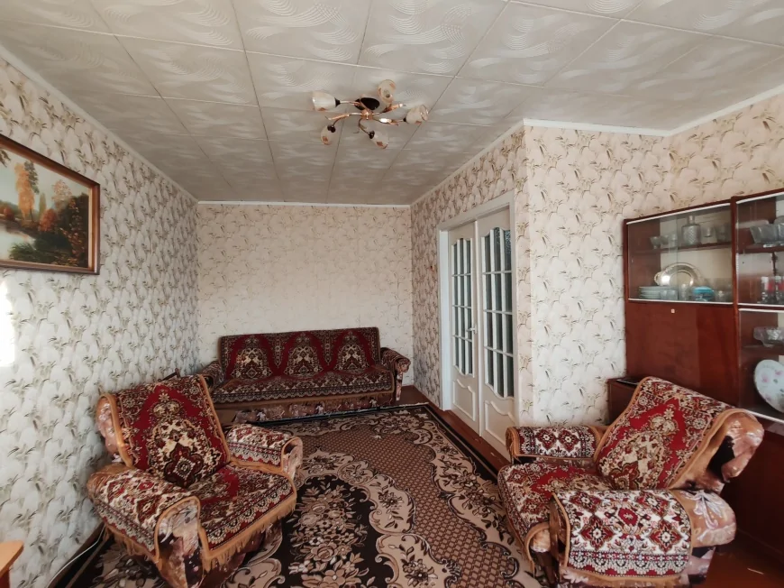 Трёхкомнатная квартира с большой кухней