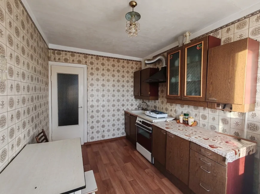 Трёхкомнатная квартира с большой кухней