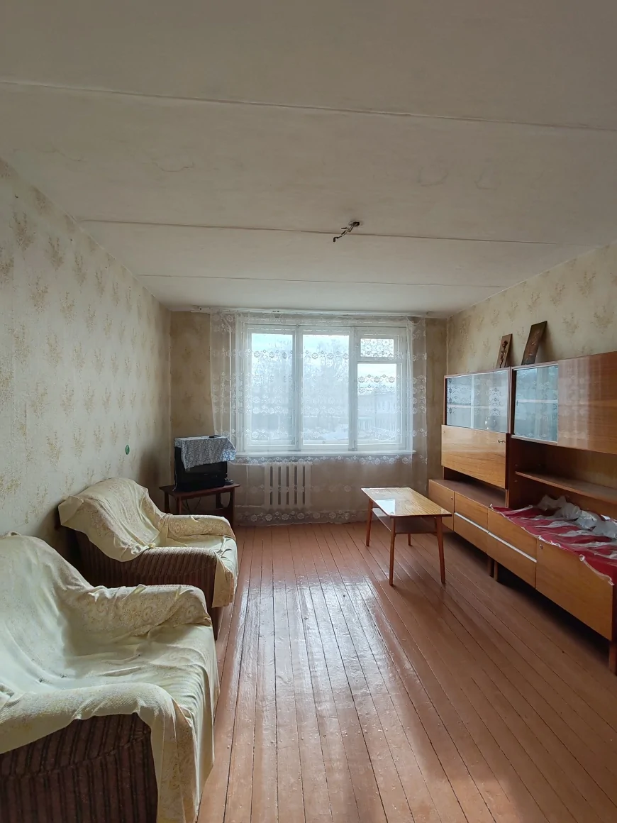Трёшка на 2 этаже в микрорайоне. Без ремонта.