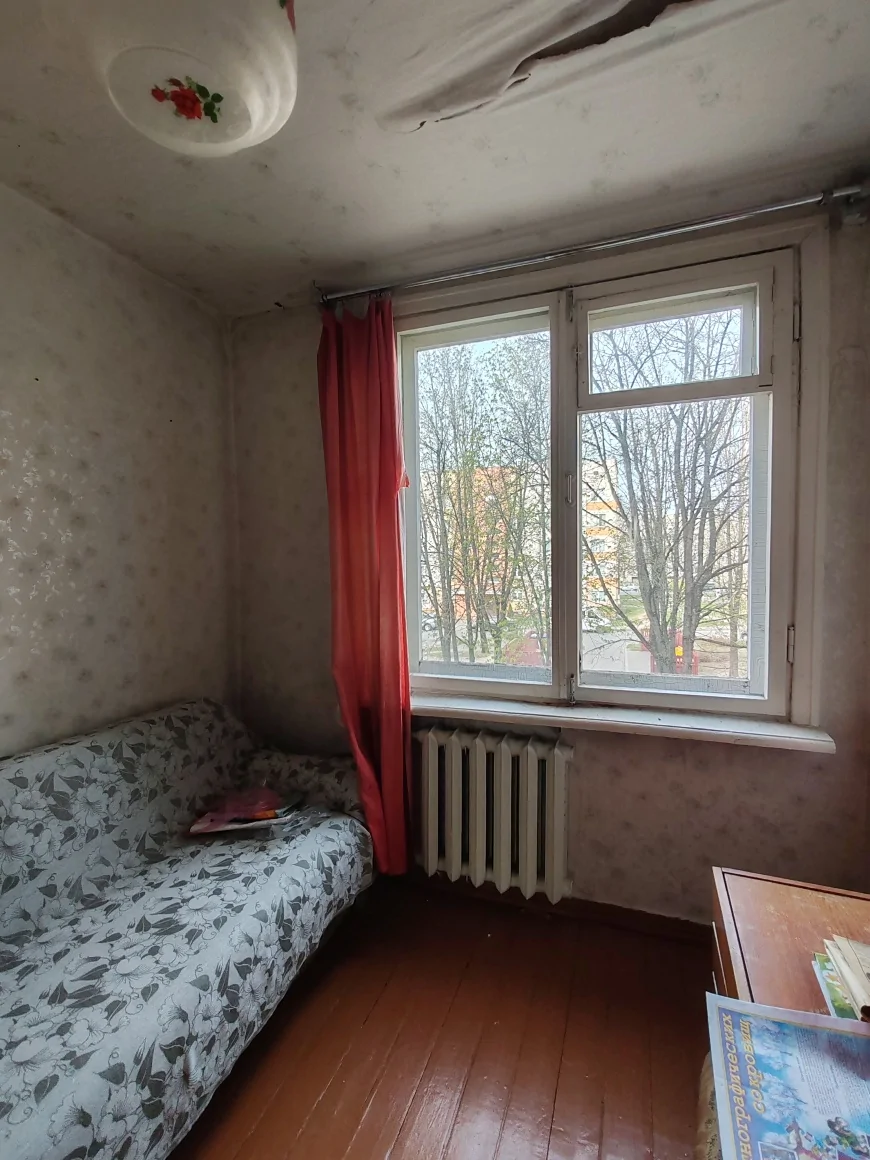 Трёшка на 2 этаже в микрорайоне. Без ремонта.