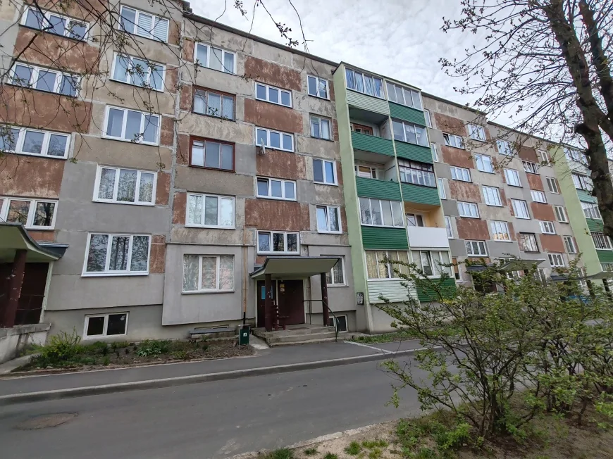 Трёшка на 2 этаже в микрорайоне. Без ремонта.