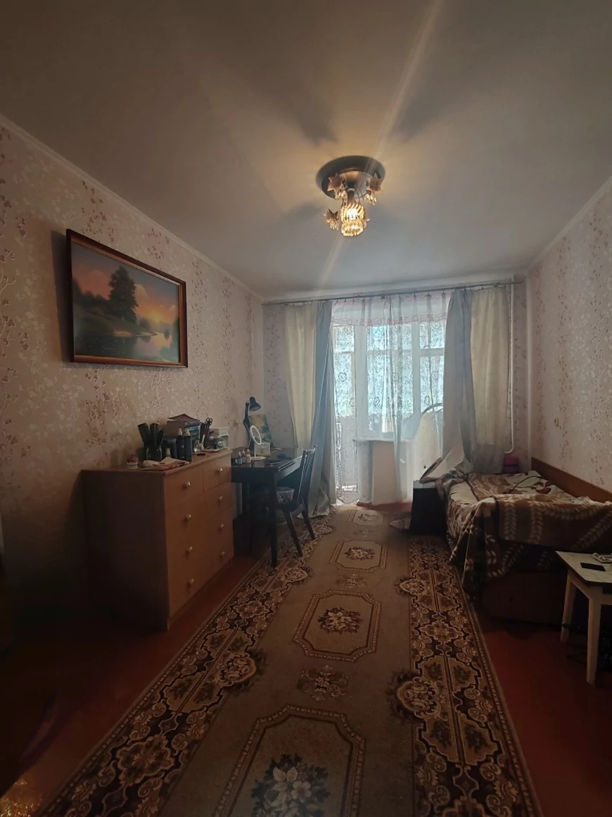 Трёхкомнатная квартира на Горбатова