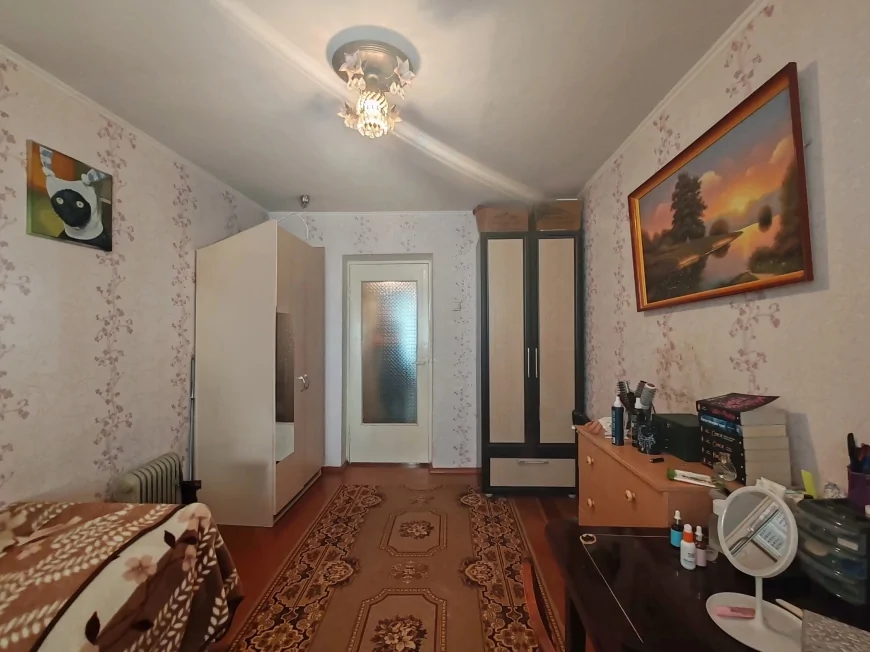 Трёхкомнатная квартира на Горбатова